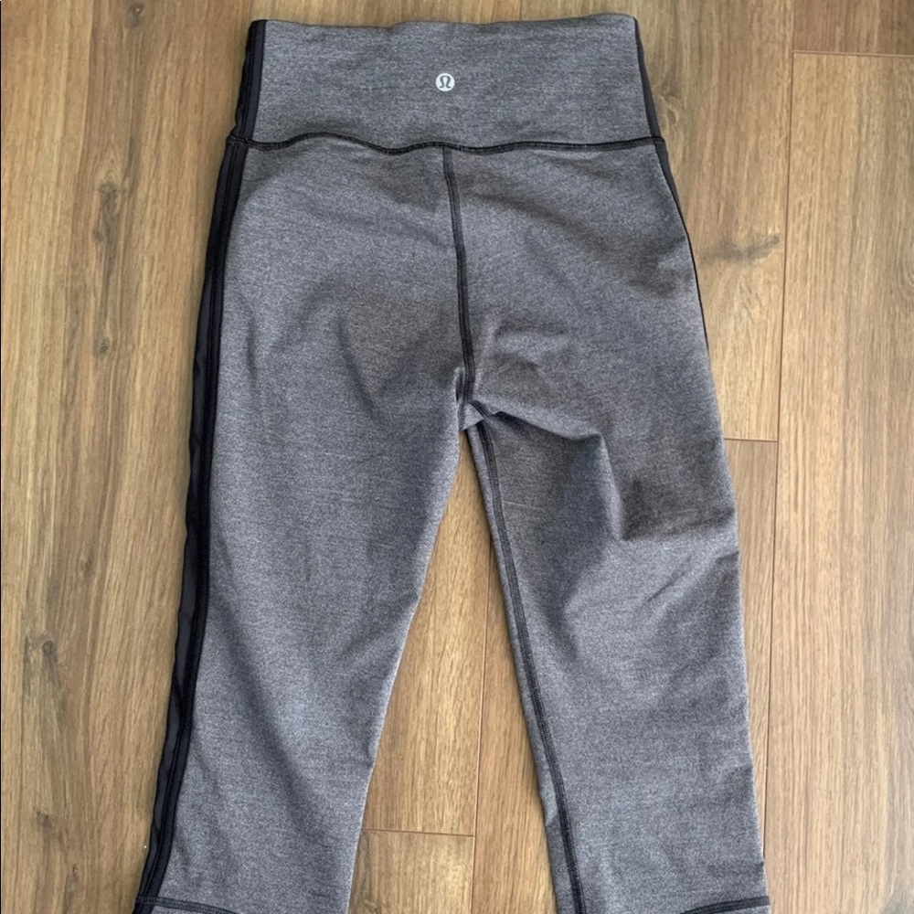 Gray crop Lululemon leggings 17”